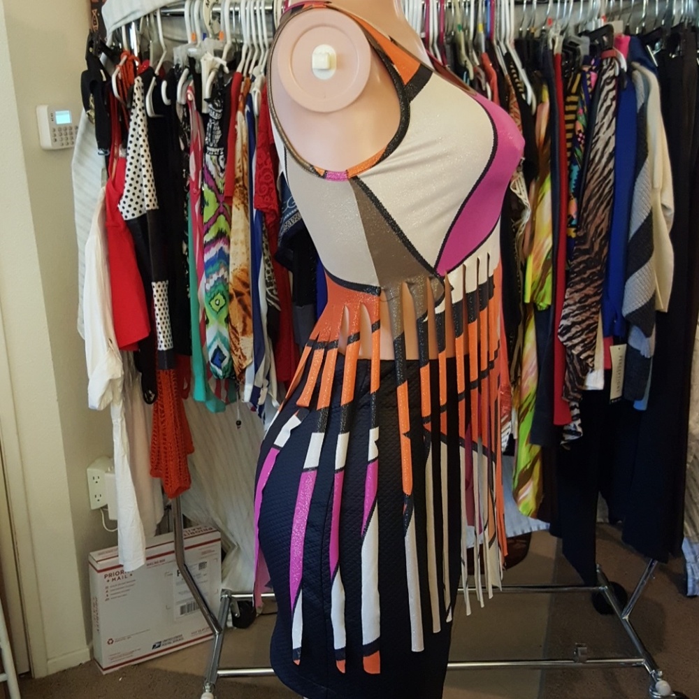 Eien Sleeveless Shingle Top